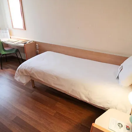 Hotel Duesseldorf-hbf 3*