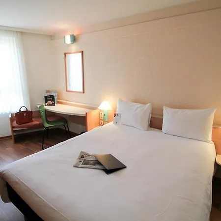 Otel Duesseldorf-hbf 3*