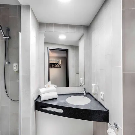 Hotel Düsseldorf-hbf 3*