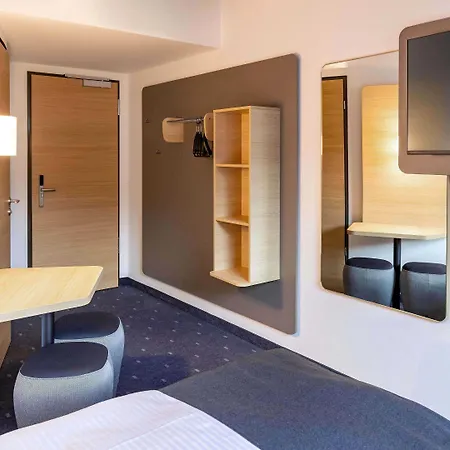 Hotel Duesseldorf-hbf 3*