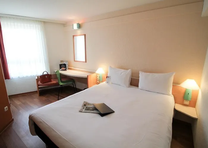 Hotel Duesseldorf-hbf 3*