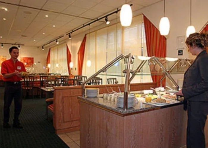 Hotel Duesseldorf-hbf 3*